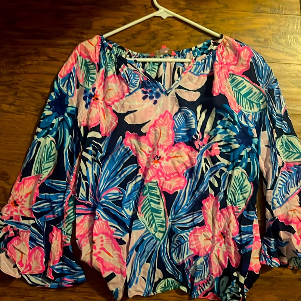 Beautiful Lily Pulitzer blouse